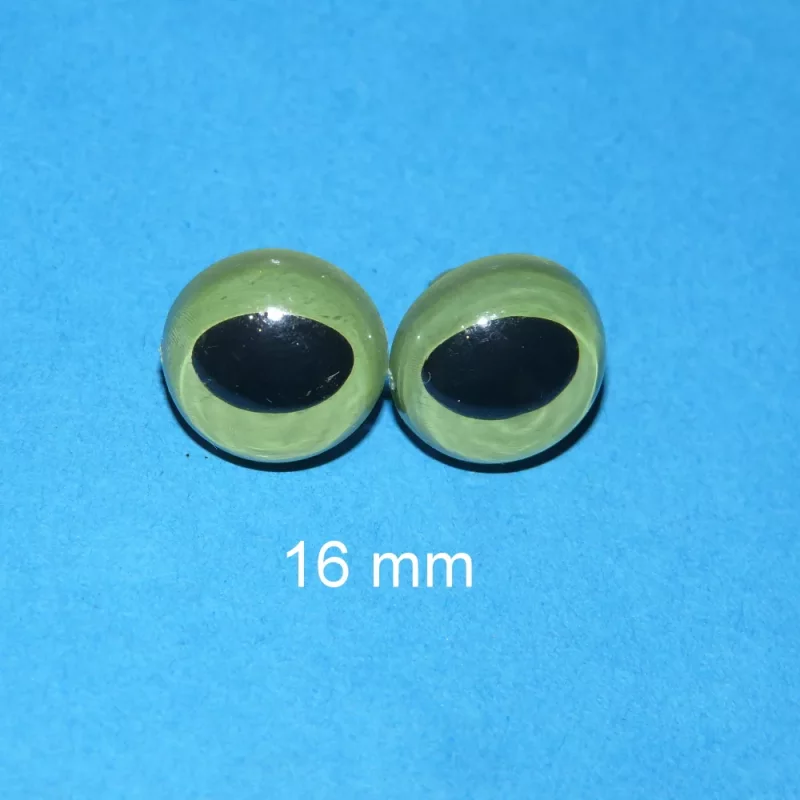 Katzenaugen grün mit ovaler Pupille
